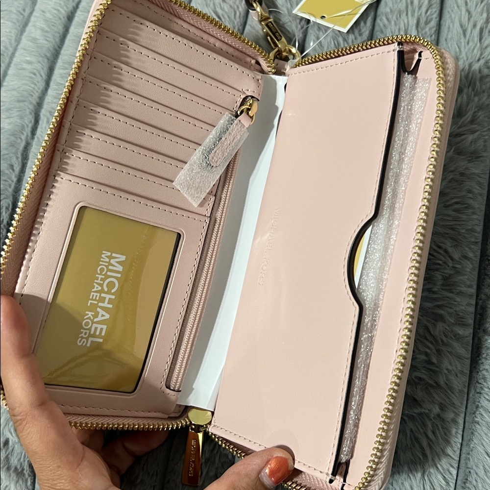 Michael Kors Blush and White Logo Wallet - Picture 2 of 6